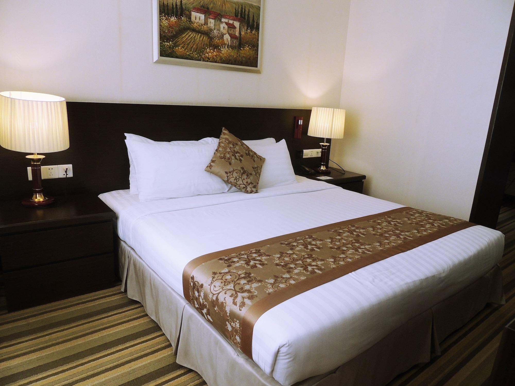 Esperado Lake View Hotel Yangon Exterior photo