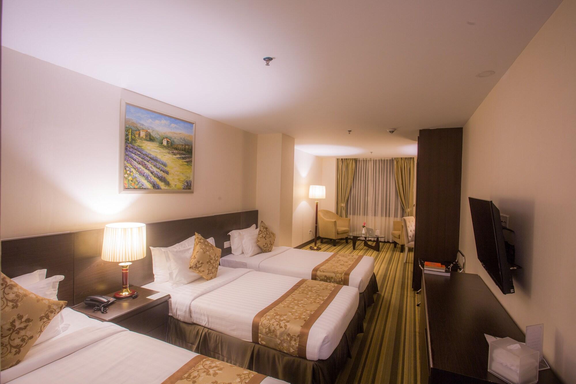 Esperado Lake View Hotel Yangon Exterior photo