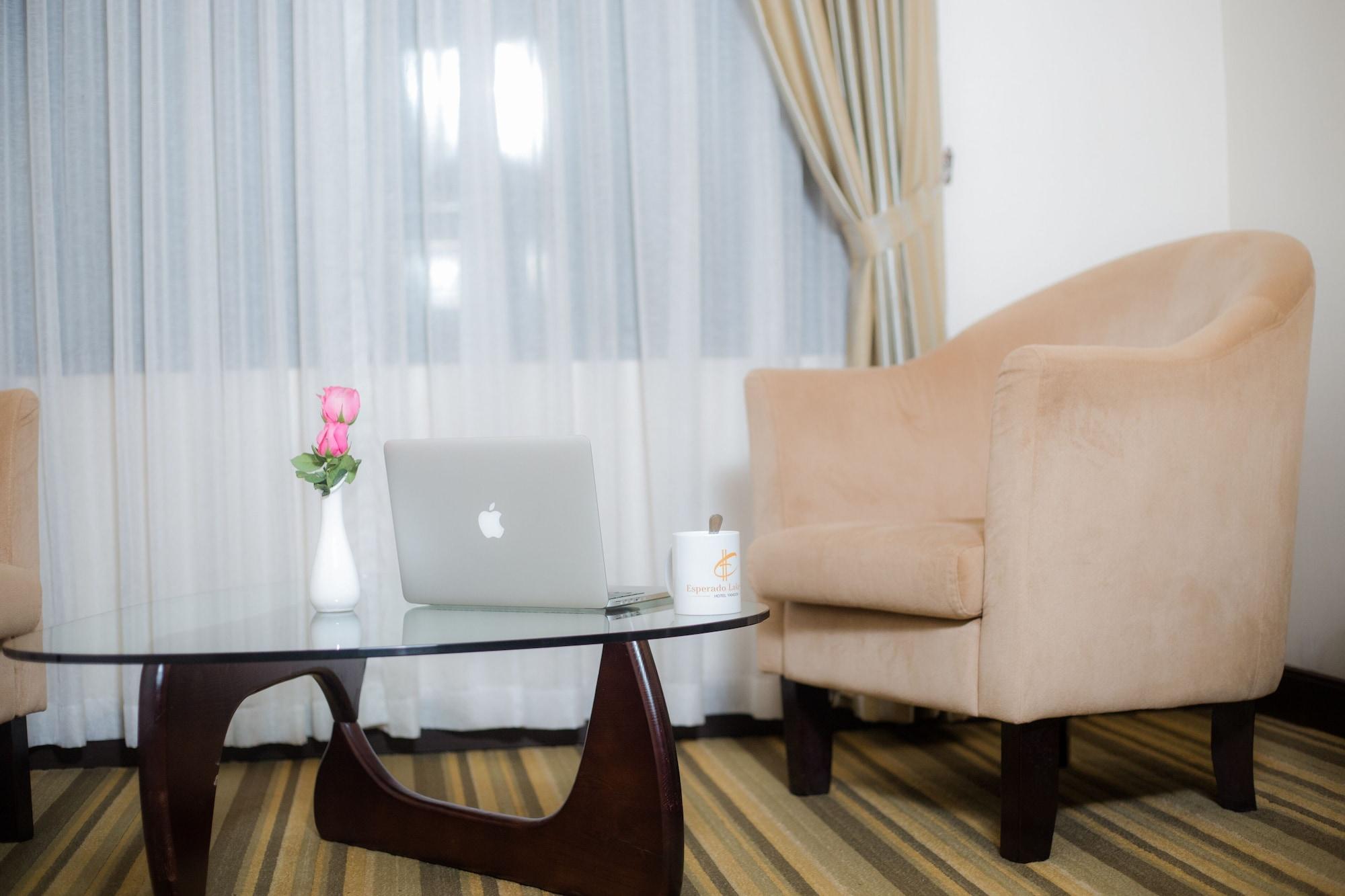 Esperado Lake View Hotel Yangon Exterior photo