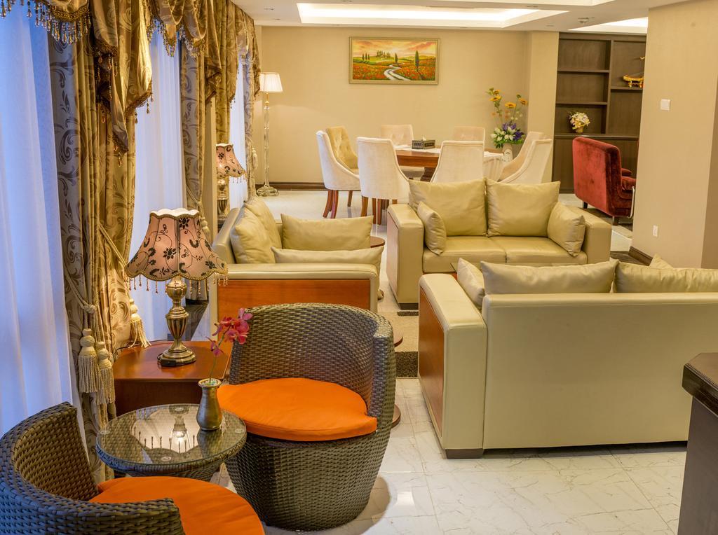Esperado Lake View Hotel Yangon Exterior photo