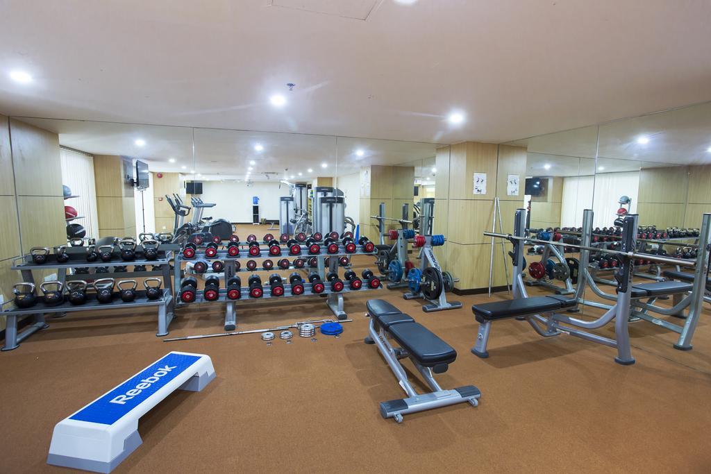 Esperado Lake View Hotel Yangon Exterior photo