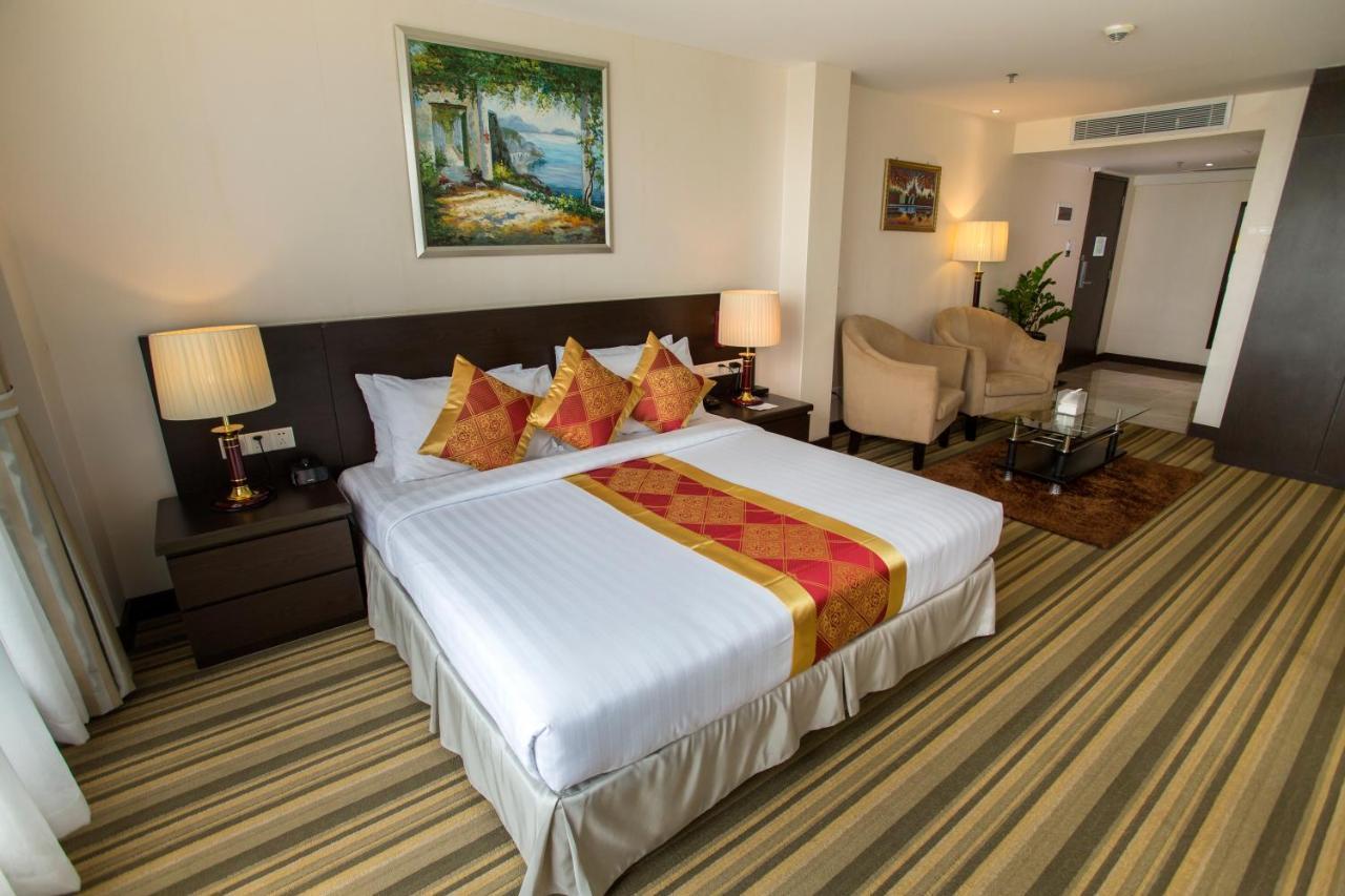 Esperado Lake View Hotel Yangon Exterior photo