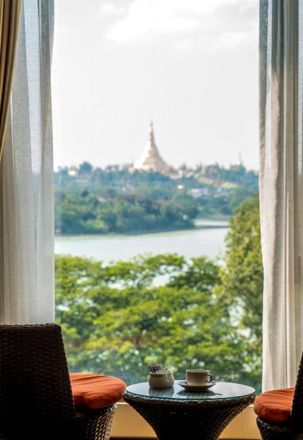 Esperado Lake View Hotel Yangon Exterior photo