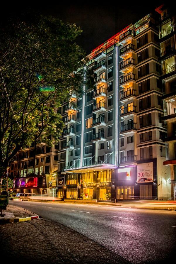 Esperado Lake View Hotel Yangon Exterior photo